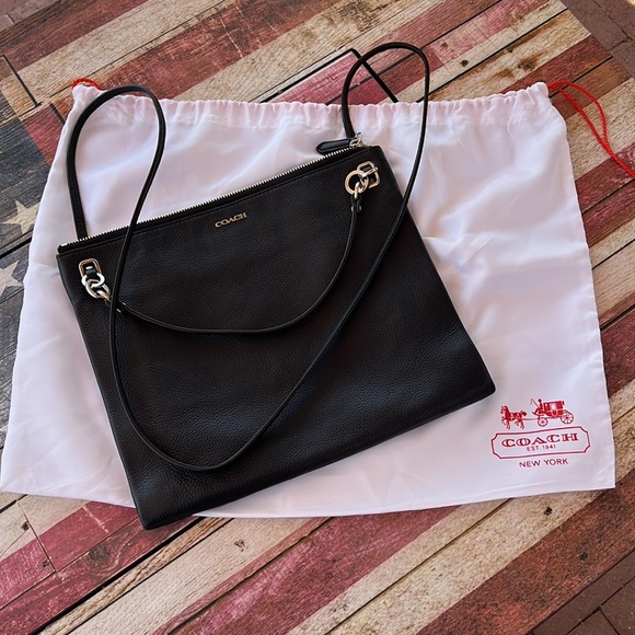 Coach Vintage  Crossbody/Shoulder Bag-Black Pebble Leather - Picture 4 of 6